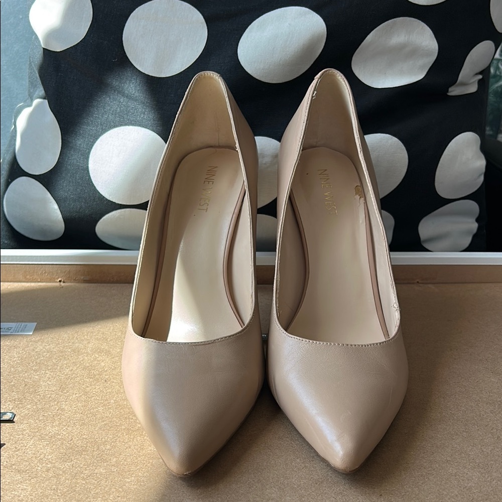 Like NEW 👠 Nine West Women's Tan Leather Pumps